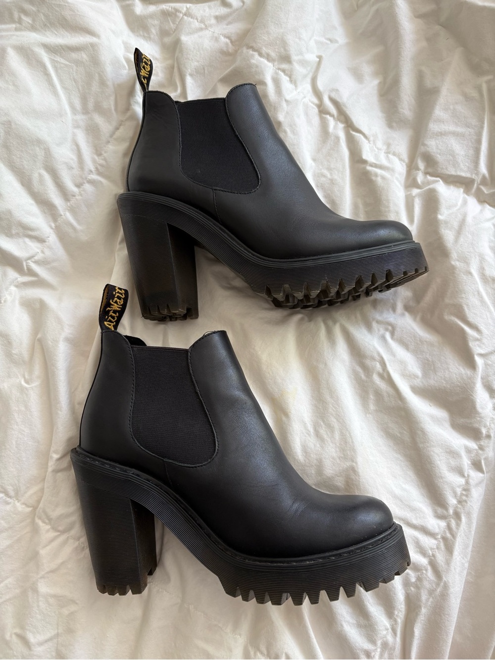 Dr. Martens Hurston chunky heeled chelsea boot sz 7 black